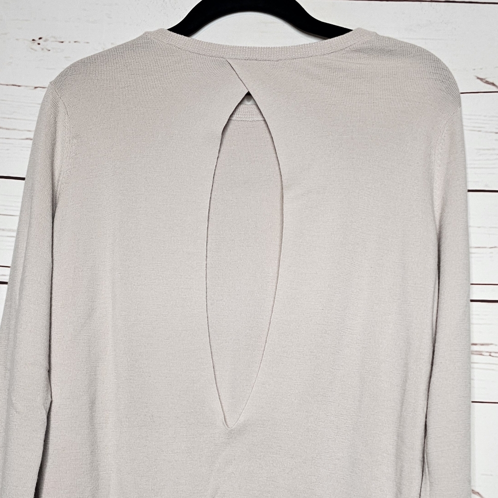 Vince Merino Wool Open Back Sweater - Picture 4 of 9
